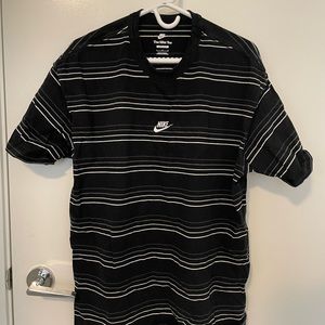 Nike Oversized Stripped T-Shirt - Mens Large
